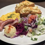 KNOT TEA & FARM KITCHEN&びっくりドンキー